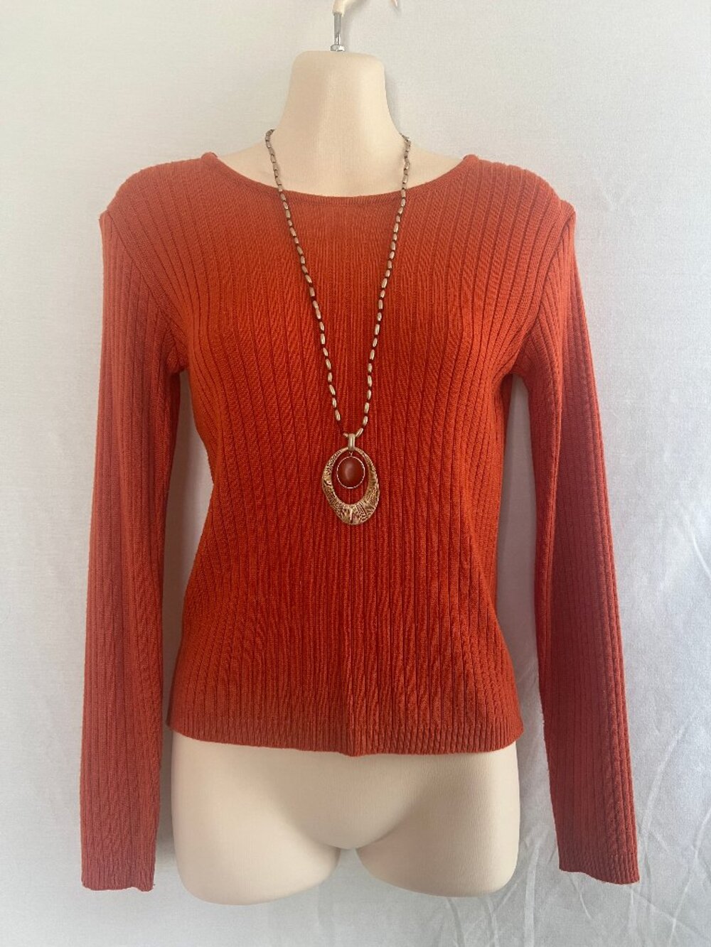 Rust Lightweight Ribbed Long-Sleeve Crew Neck Sweater – Sz P – Great Condition